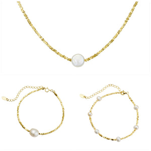 Capris Freshwater Pearl necklace Gold