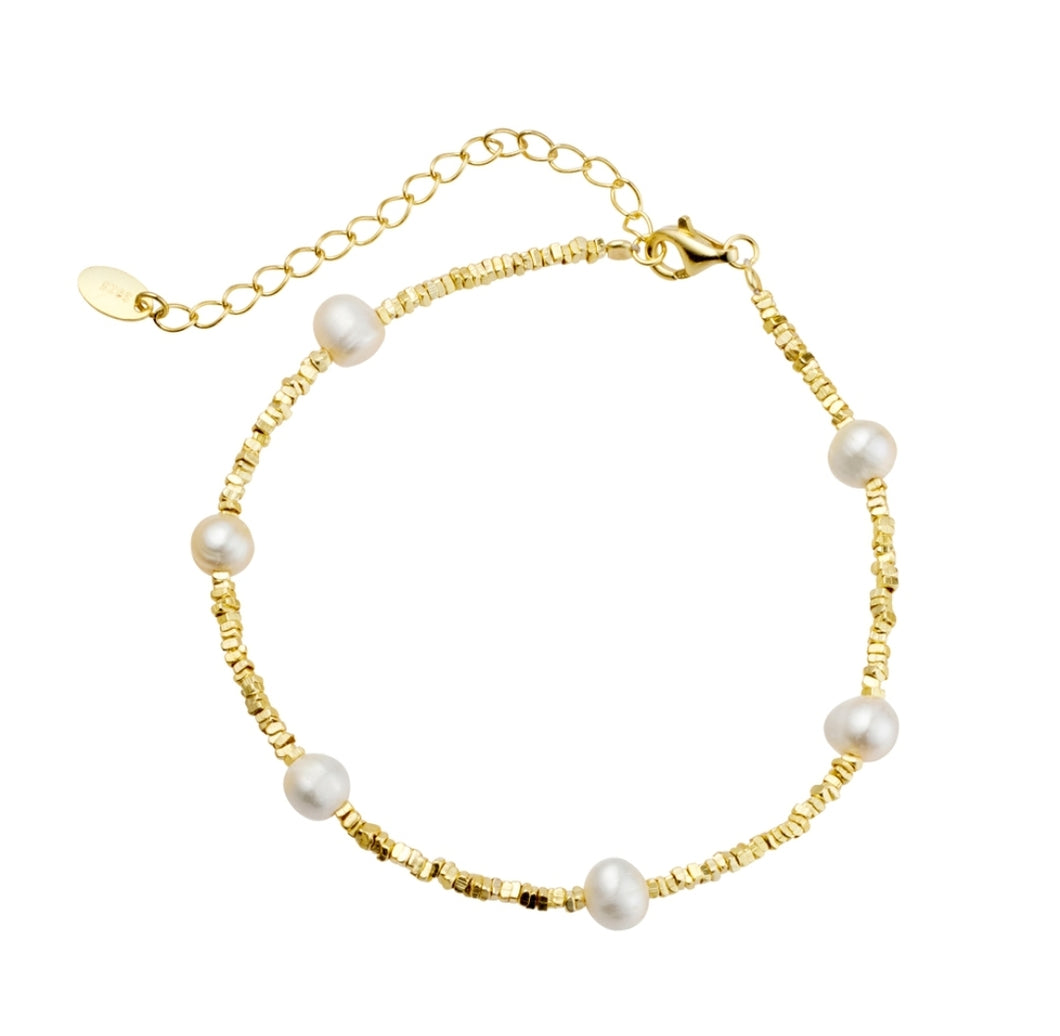 Capris Multi Freshwater Pearl bracelet Gold